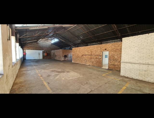 Warehouse property to rent in ANDERBOLT